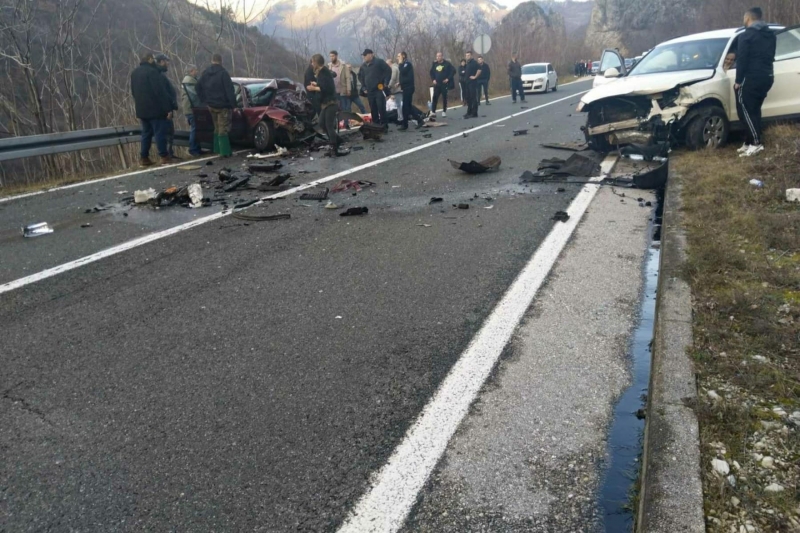 Teška saobraćajna nesreća U mjestu Grabovica poginule dvije osobe