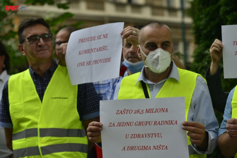 Na Vladu KS vrši se pritisak da ne potpišu ništa dok doktorski