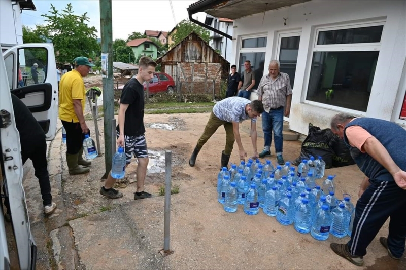 MFS EMMAUS dopremio 1 000 litara pitke vode za stanovništvo Sniježnice