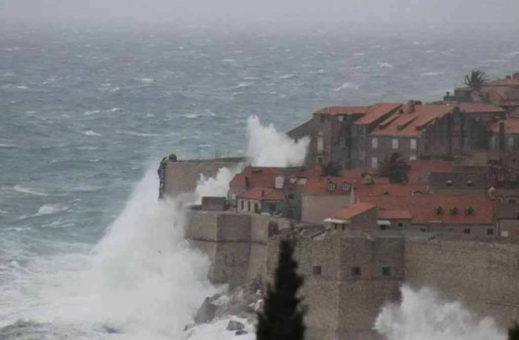 Dubrovnik-talasi-jugo