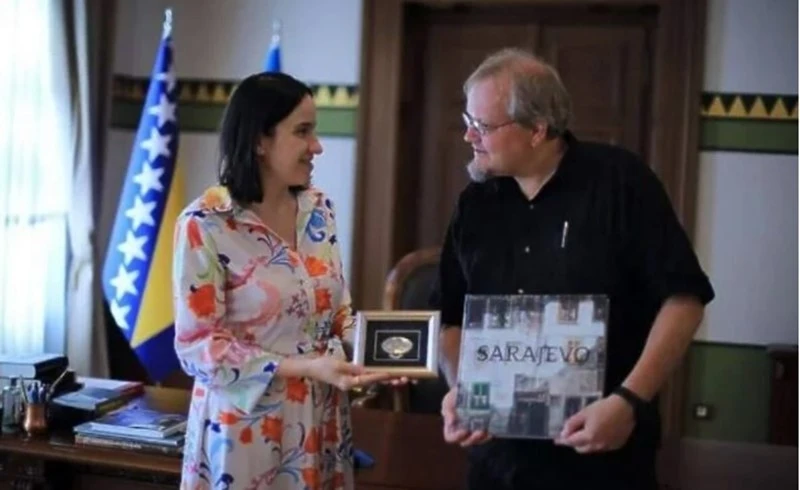 Benjamina Karić i Tobias Pflüger: Slika nestala s Twittera