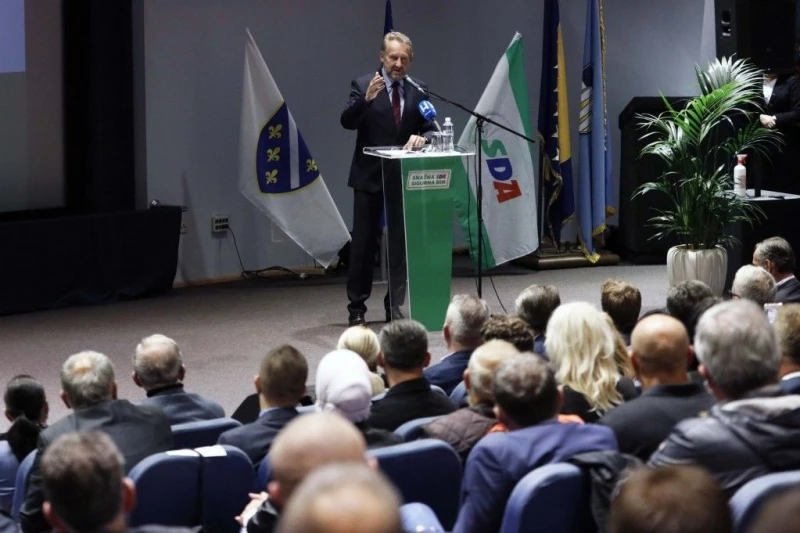 Bakir Izetbegović