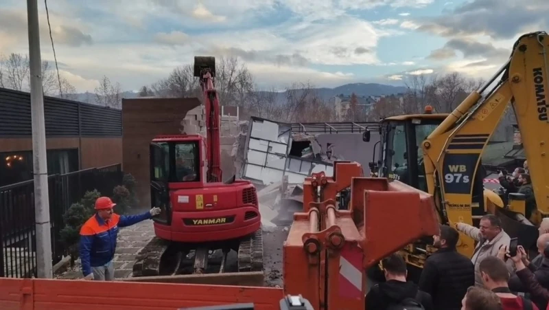 Rušenje objekta Kajak