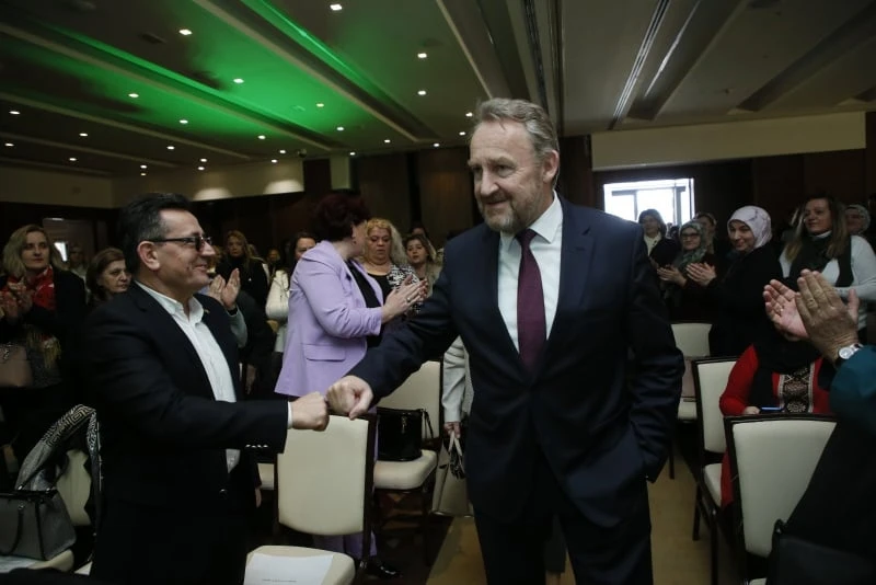 Bakir Izetbegović 
