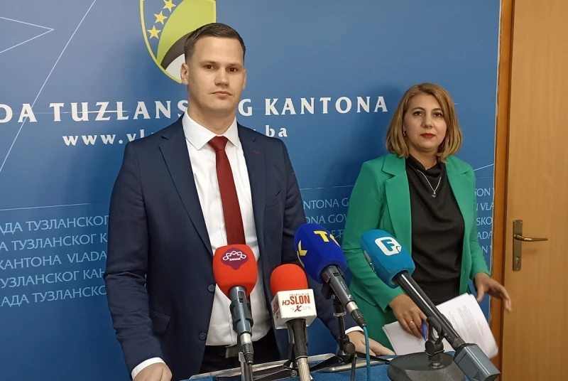 Premijer Halilagić i ministrica Dizdarević