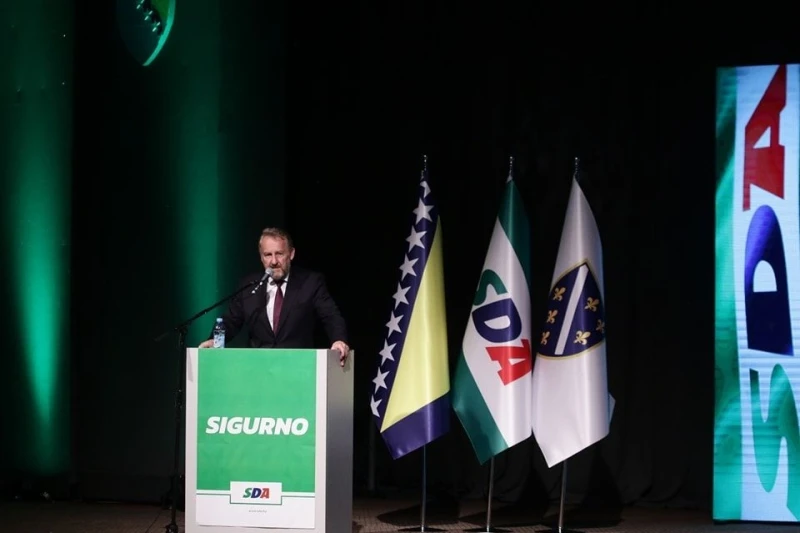 Bakir Izetbegović u Lukavcu