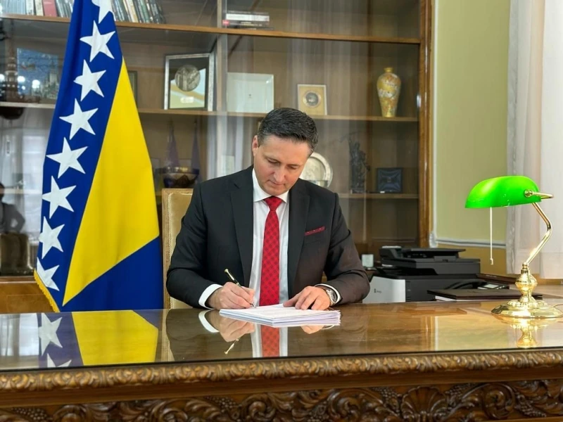 Denis Bećirović
