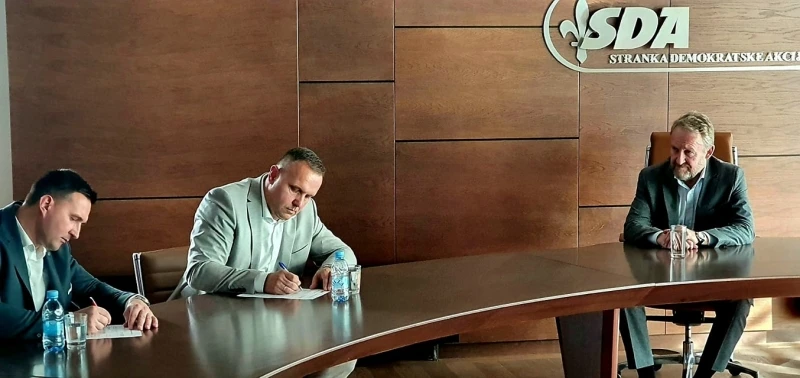 Salihović, Hasić i Izetbegović