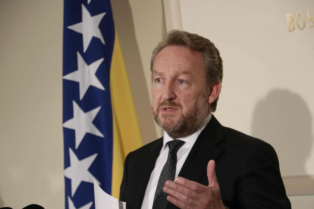 Bakir Izetbegović 