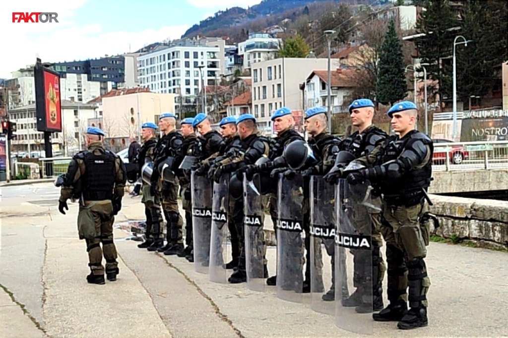 Policija Spriječila Okupljanje Hordi Zla Navijači Sarajeva Ne Mogu Na Policija Spriječila Okupljanje Hordi Zla Navijači Sarajeva Ne Mogu Na