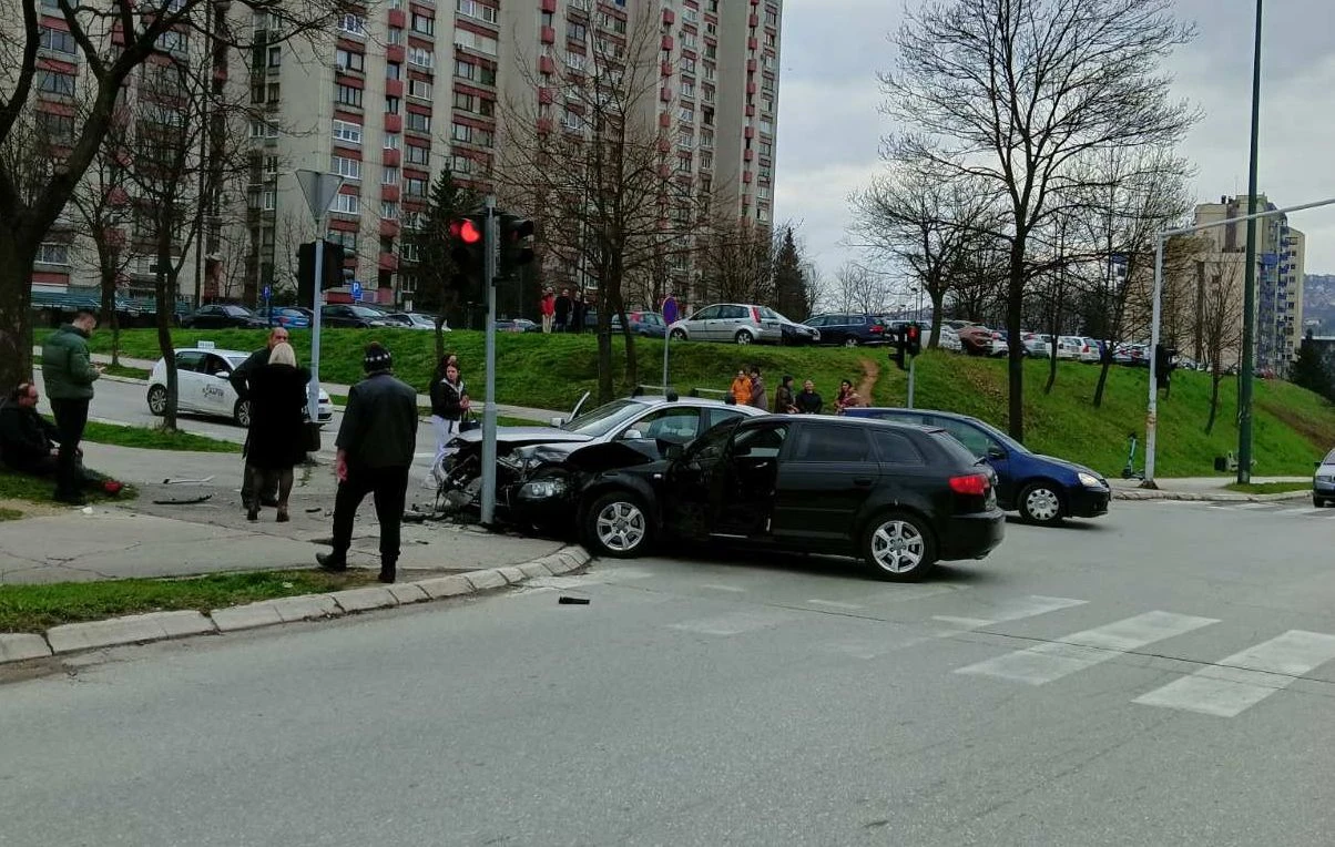 Saobraćajna nesreća se dogodila u naselju Alipašino Polje