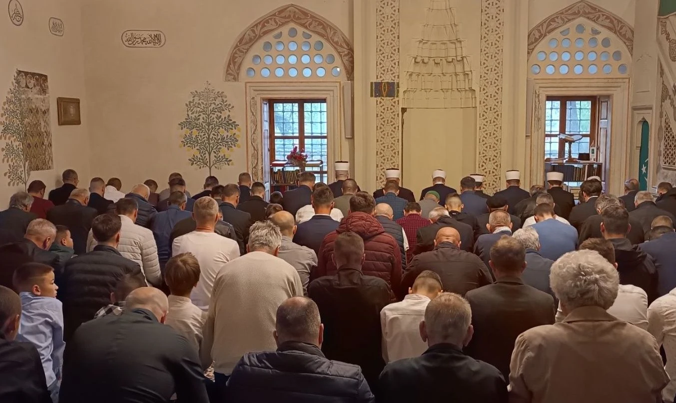 Bajram-namaz u Karađoz-begovoj džamiji