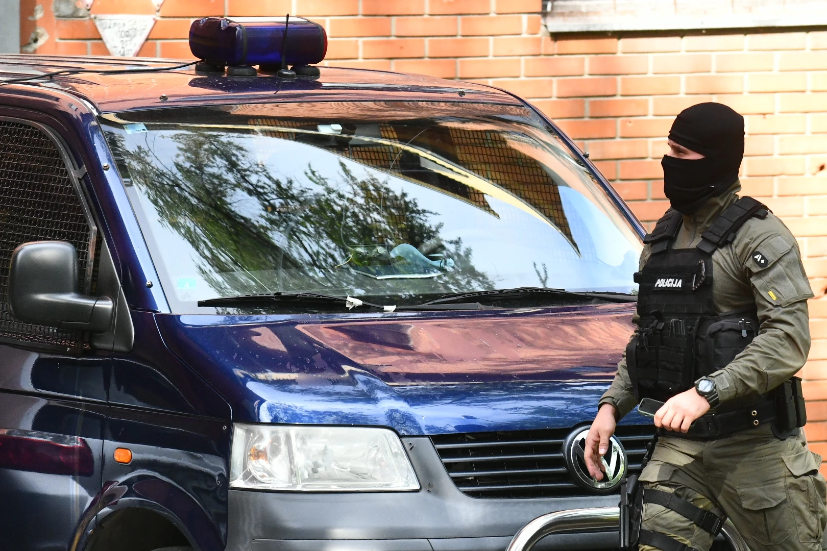 Policija jutros ispred Memijinog stana