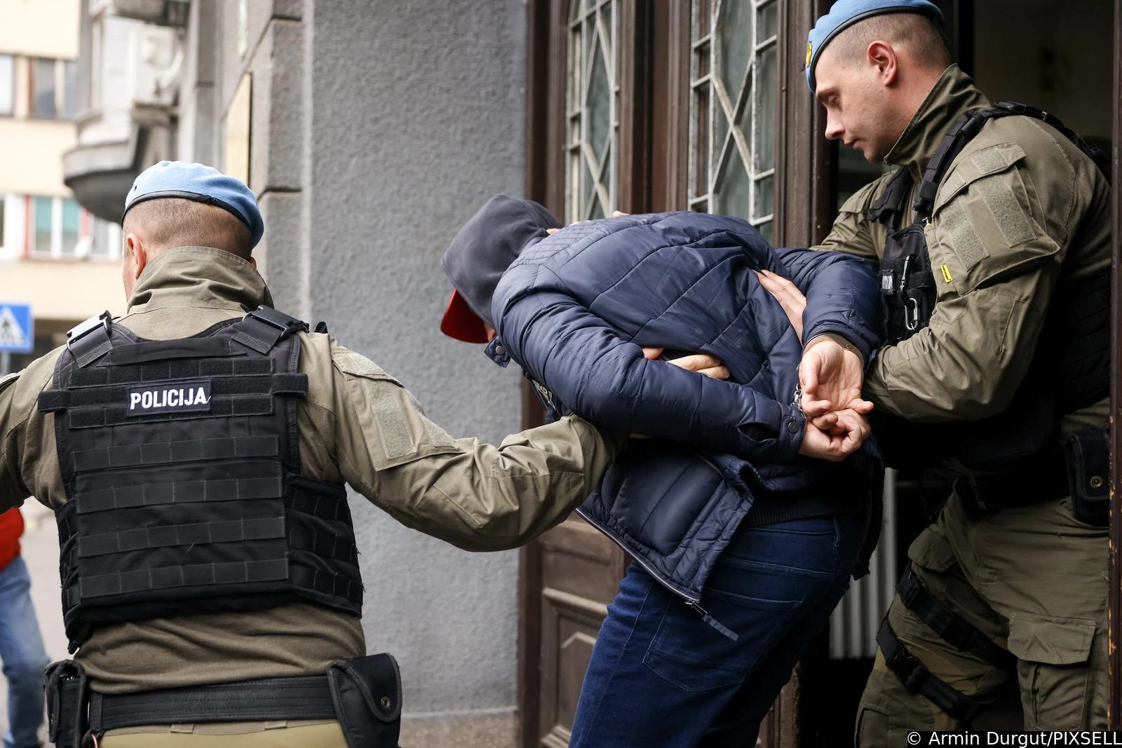 Sprovođenje osumnjičenog Gordana Memije