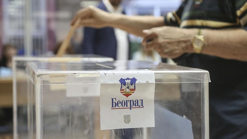 Vladajući SNS proglasio pobjedu na lokalnim izborima u Srbiji, brojne pritužbe na neregularnosti