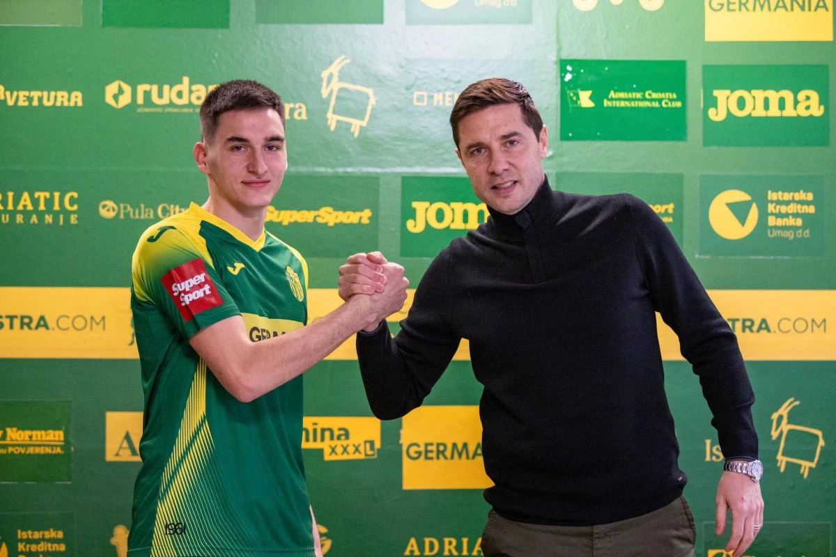 Jaganjac prilikom potpisa za Istru