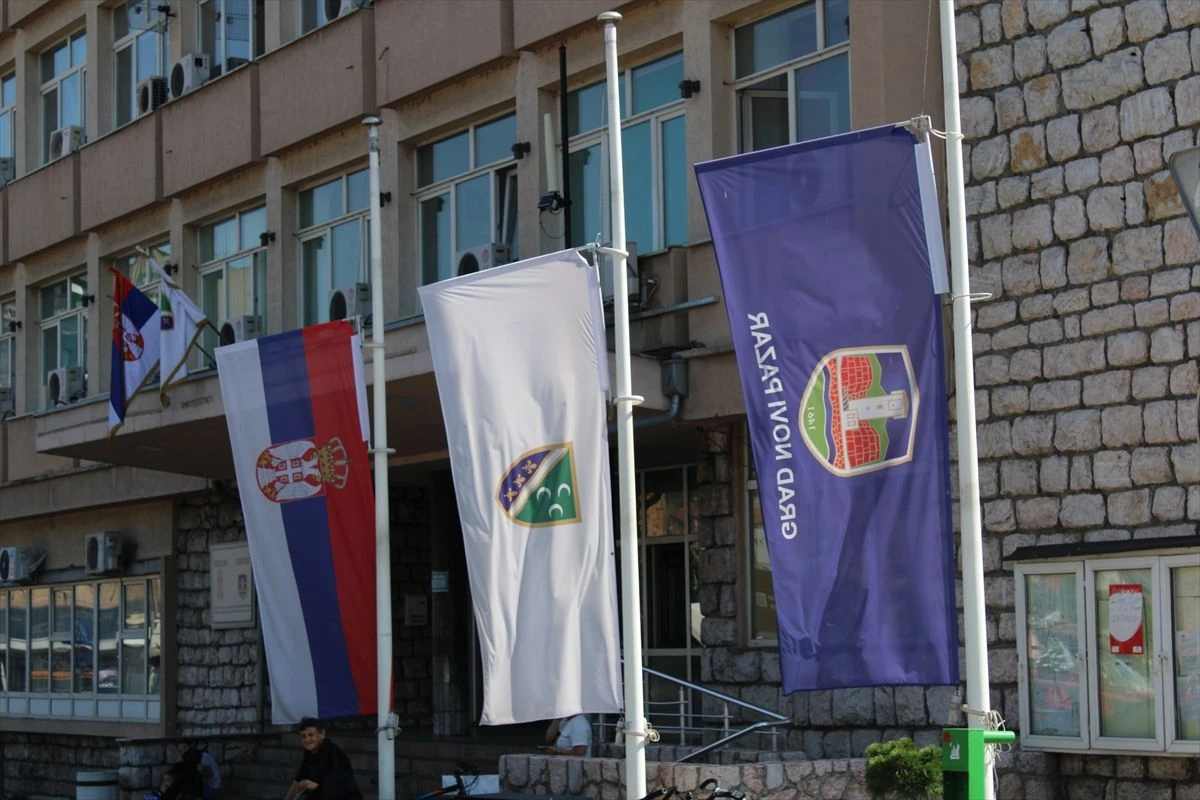 Zastave spuštene na pola koplja