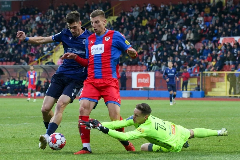 Dubačkić u duelu Borca i Željezničara