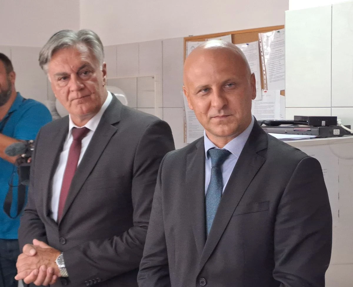 Siniša Karan (lijevo) sa direktorom policije RS-a