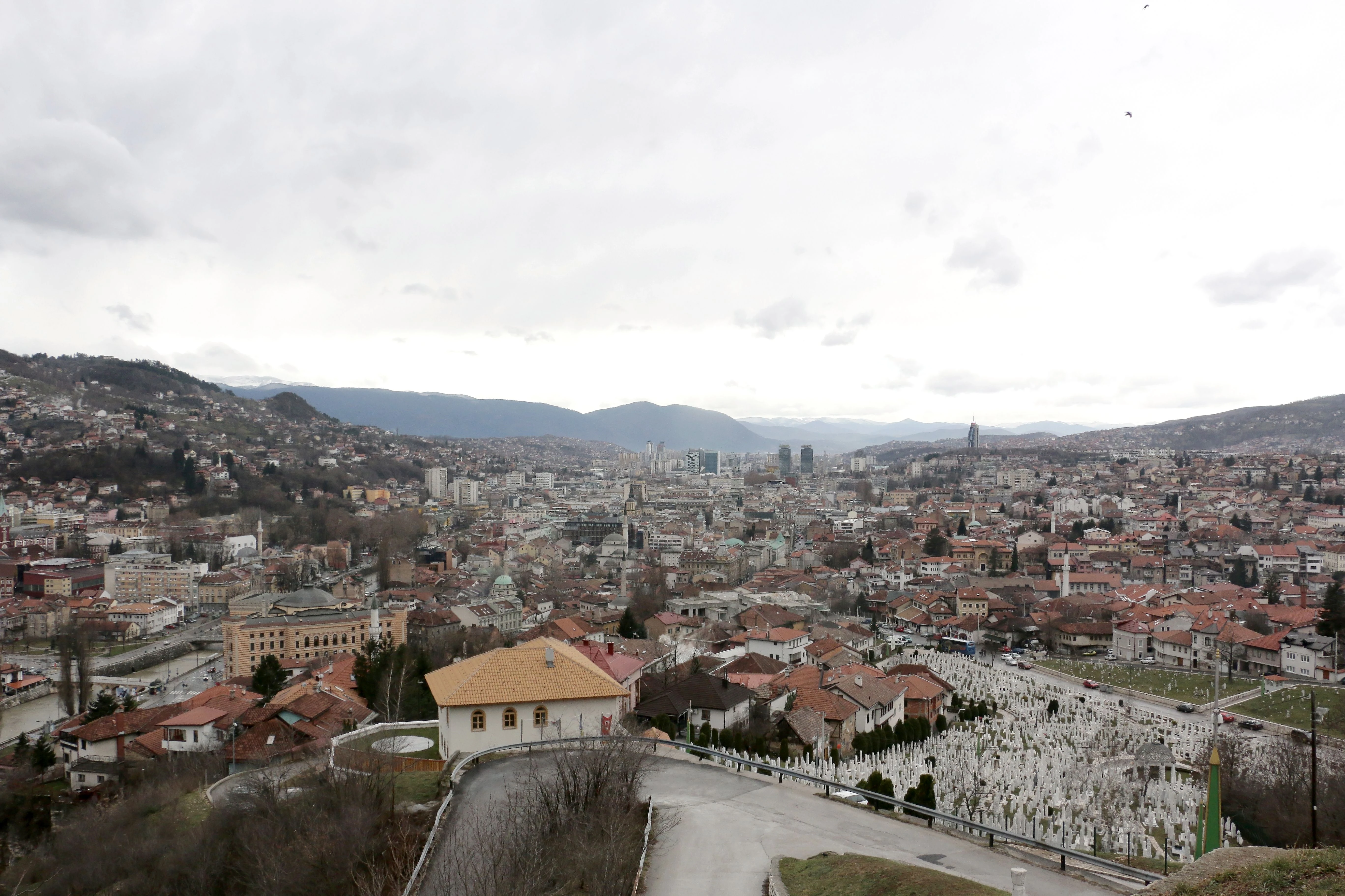 Pogled na Sarajevo sa Žute tabije