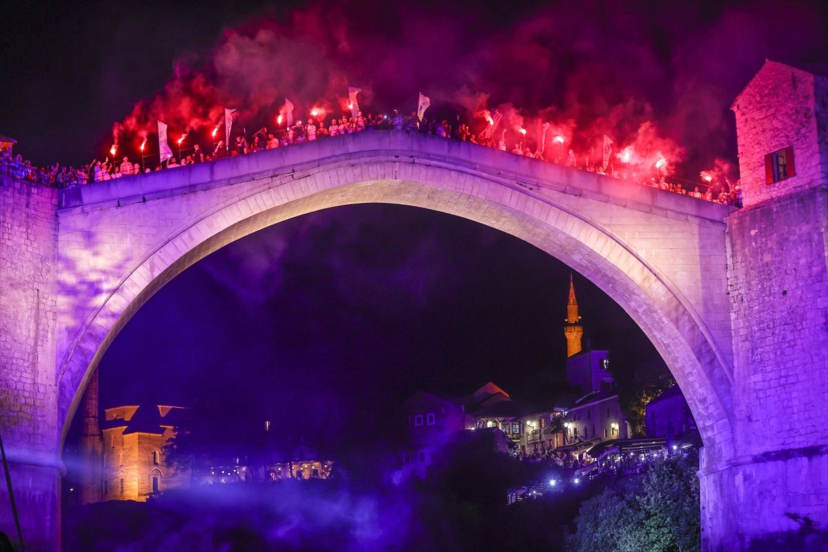 Spektakularnom ceremonijom obilježena 20. godišnjica obnove Starog ...