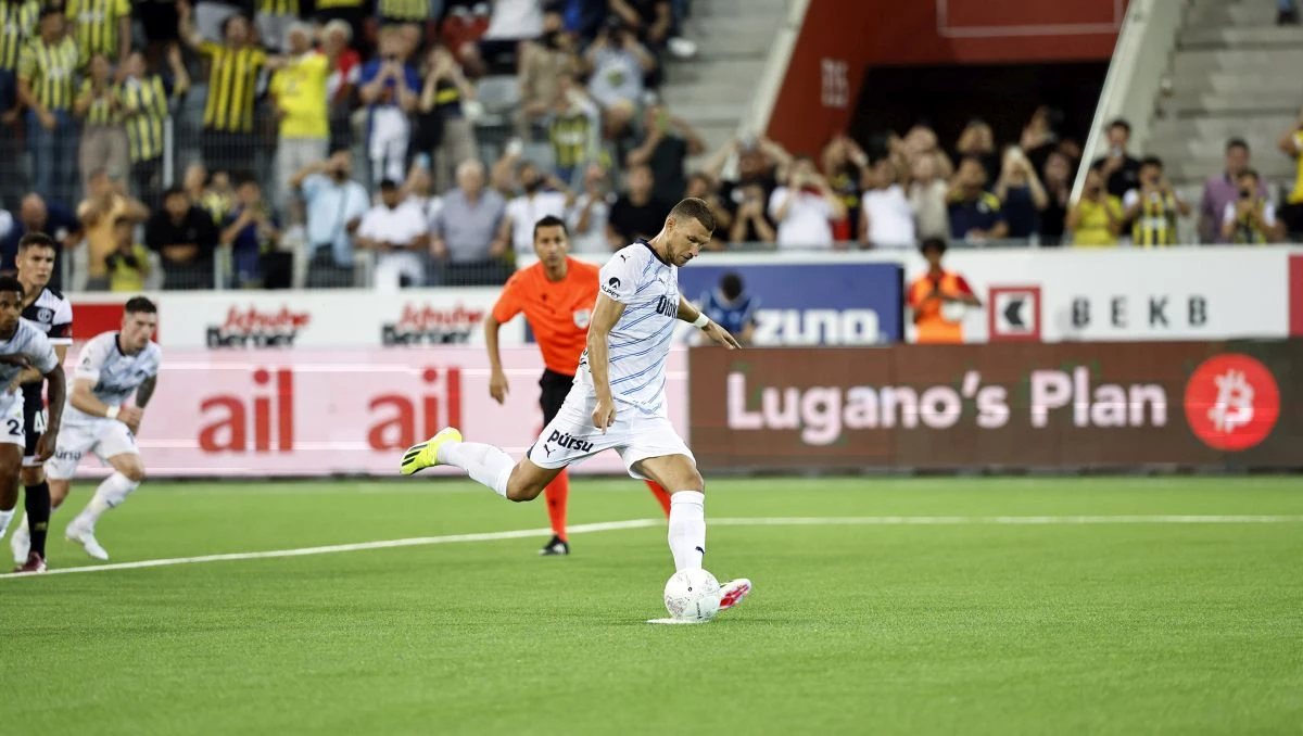 Džeko prvi gol postigao u finišu prvog dijela