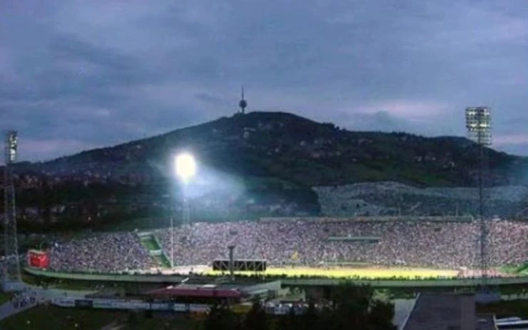 Koševo je 2002. godine bilo dupke pune