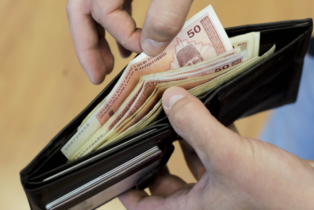 Prosječna neto plaća u BiH u julu 1.395 KM, viša za 1,5 posto u odnosu na juni