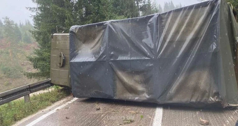 Sa mjesta događaja