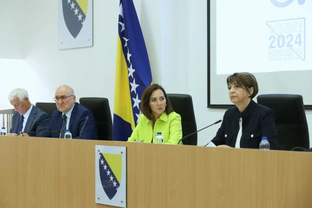Odlučuje sedam članova CIK-a