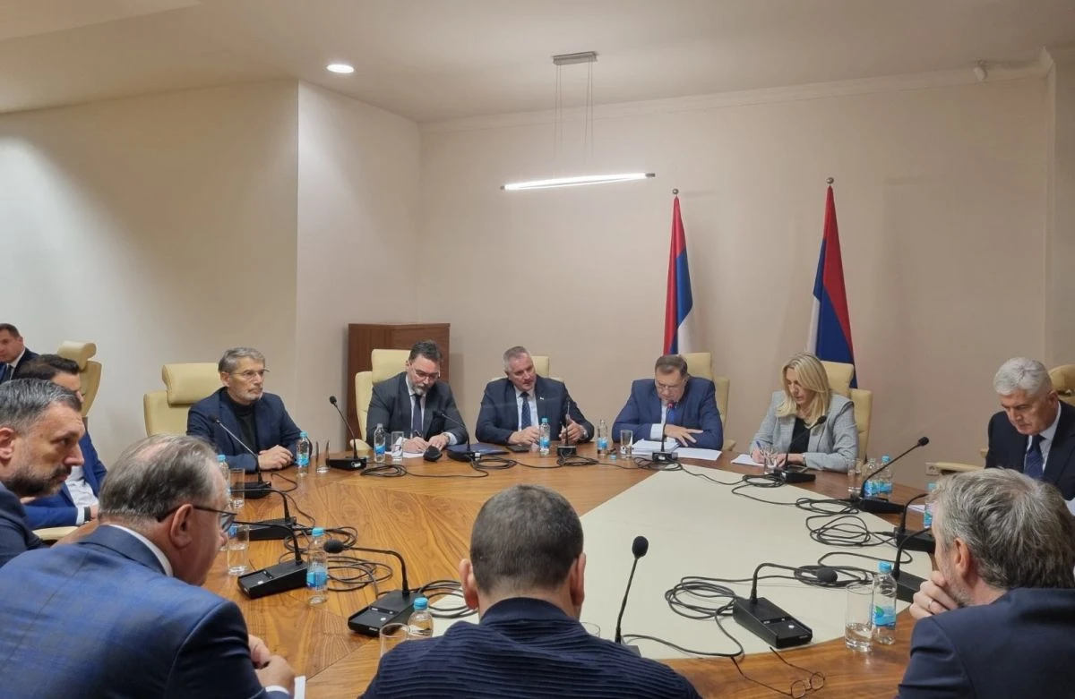 Sastanak čelnika SNSD-a, HDZ-a i Trojke