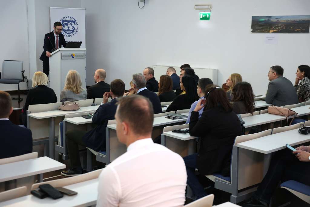 Budžet FBiH se zadužuje da bi se otplaćivali dugovi