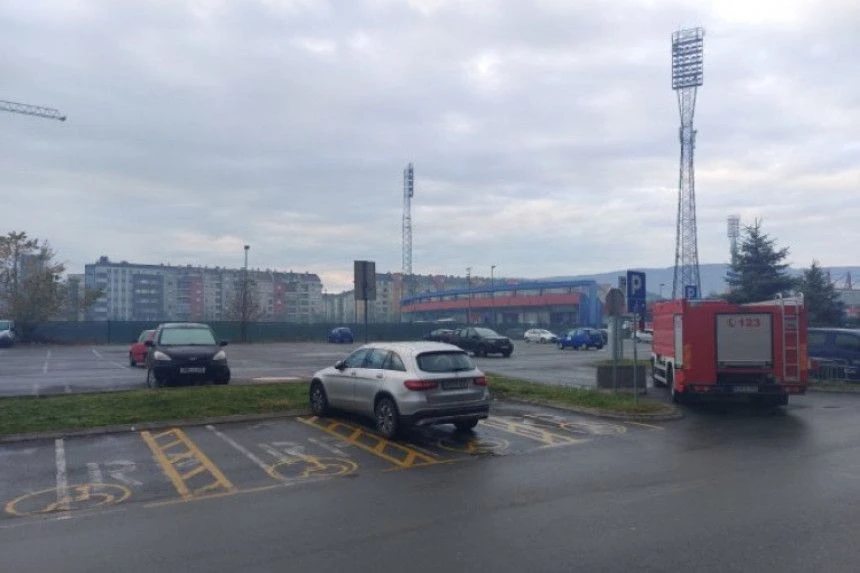 Parking kod zgrade Vlade RS-a
