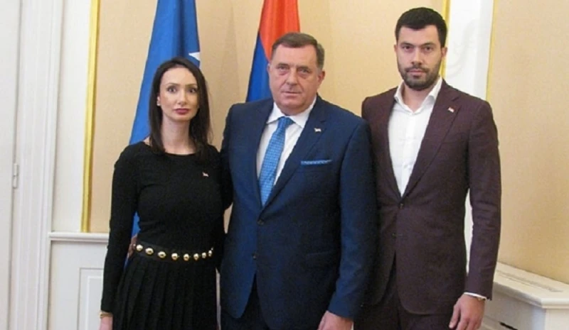 Milorad Dodik sa kćerkom Goricom i sinom Igorom