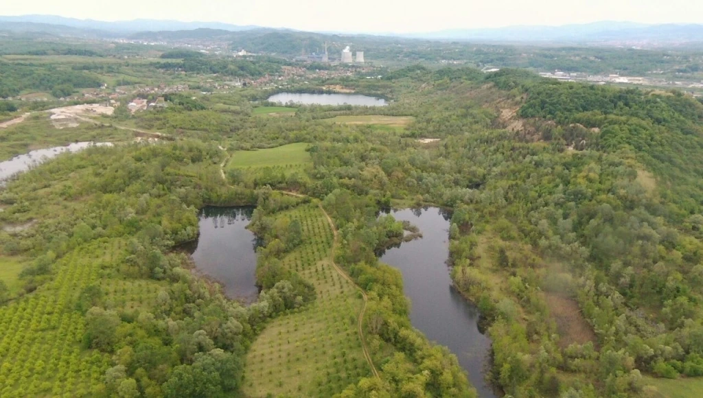 Lokacija nekadašnjeg površinskog kopa u naselju Šićki Brod