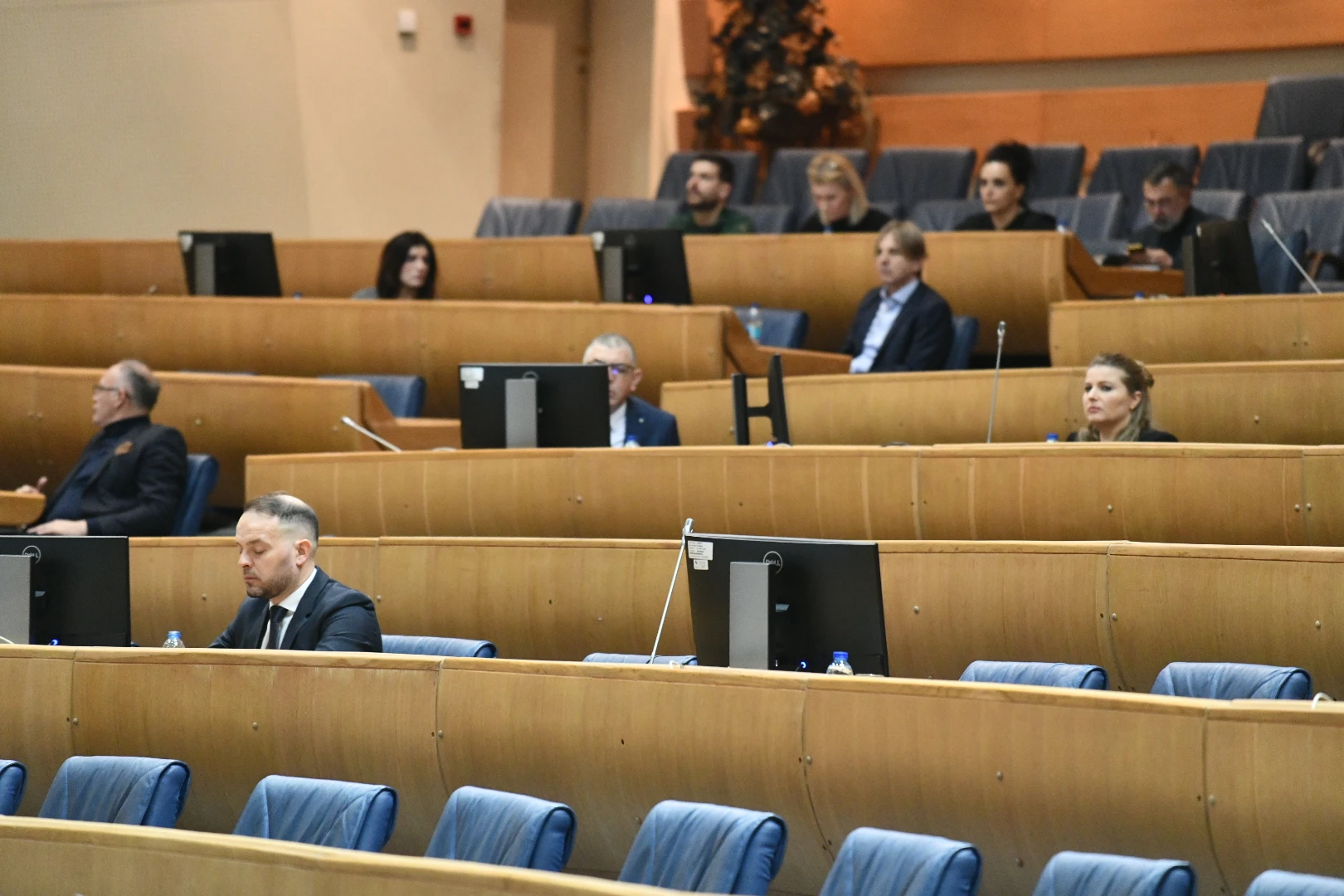 Sjednici prisustvovala 33 zastupnika