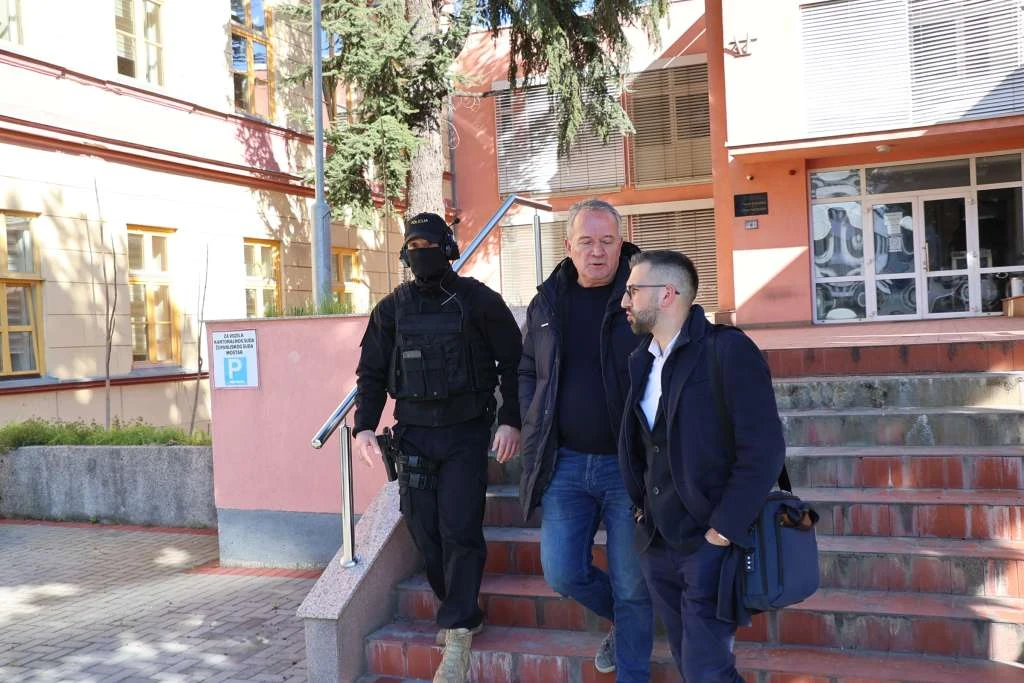 Elmedin Voloder pri dovođenju u Tužilaštvo HNK