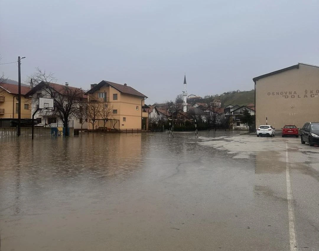 Poplavljen objekat OŠ Dolac