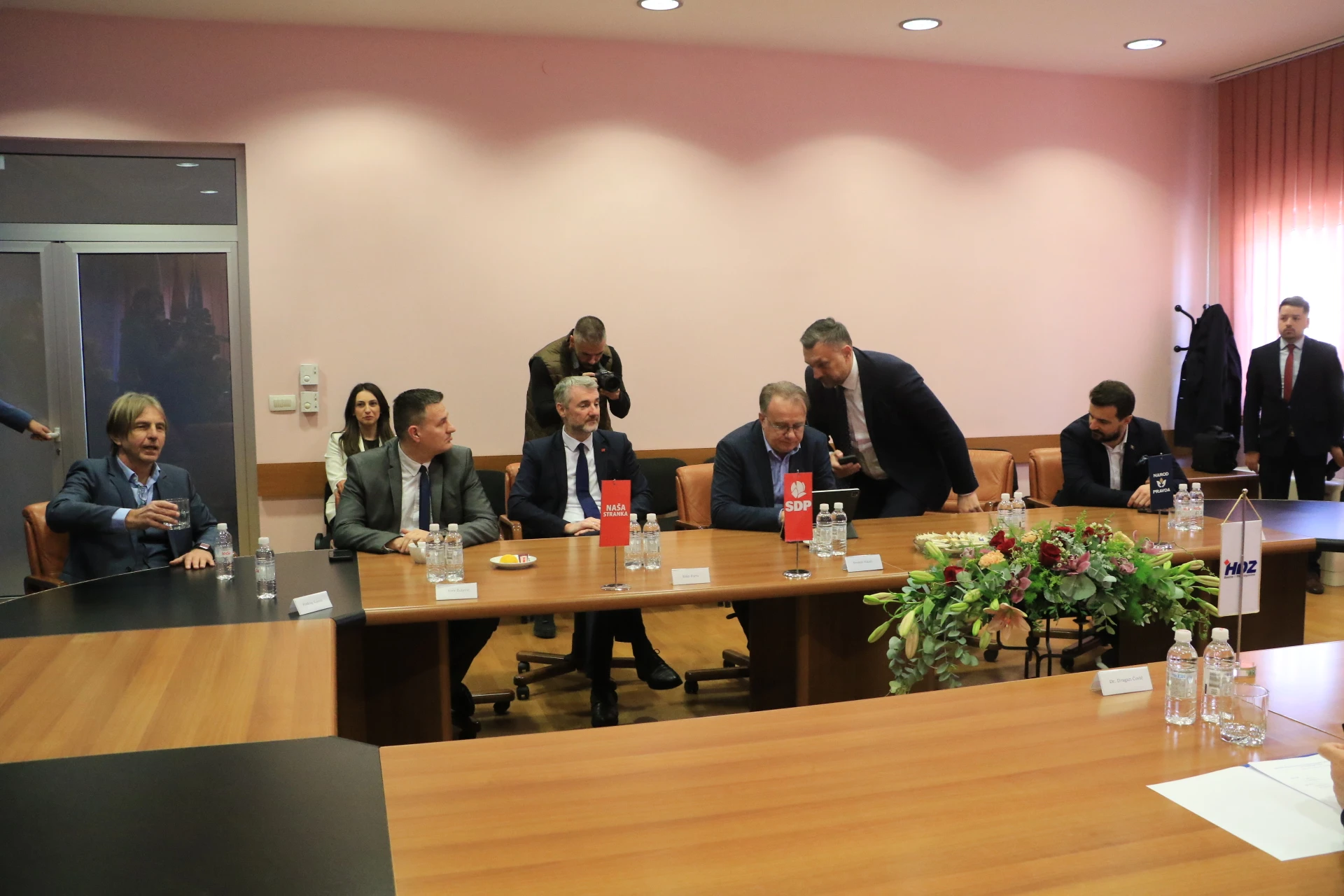 Sa sastanka HDZ-a i Trojke