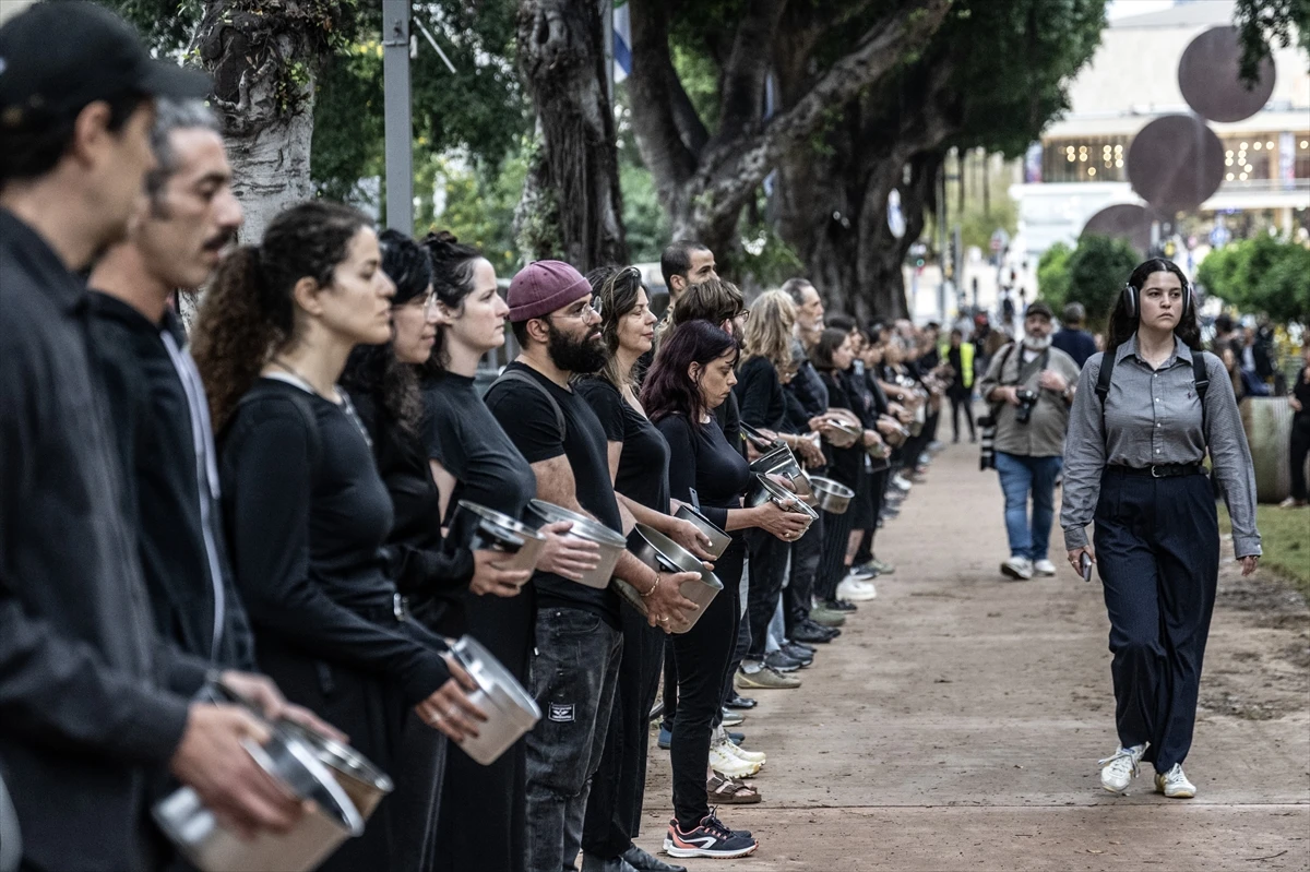 Demonstranti su poručili da gladovanje nije način da se dobije rat