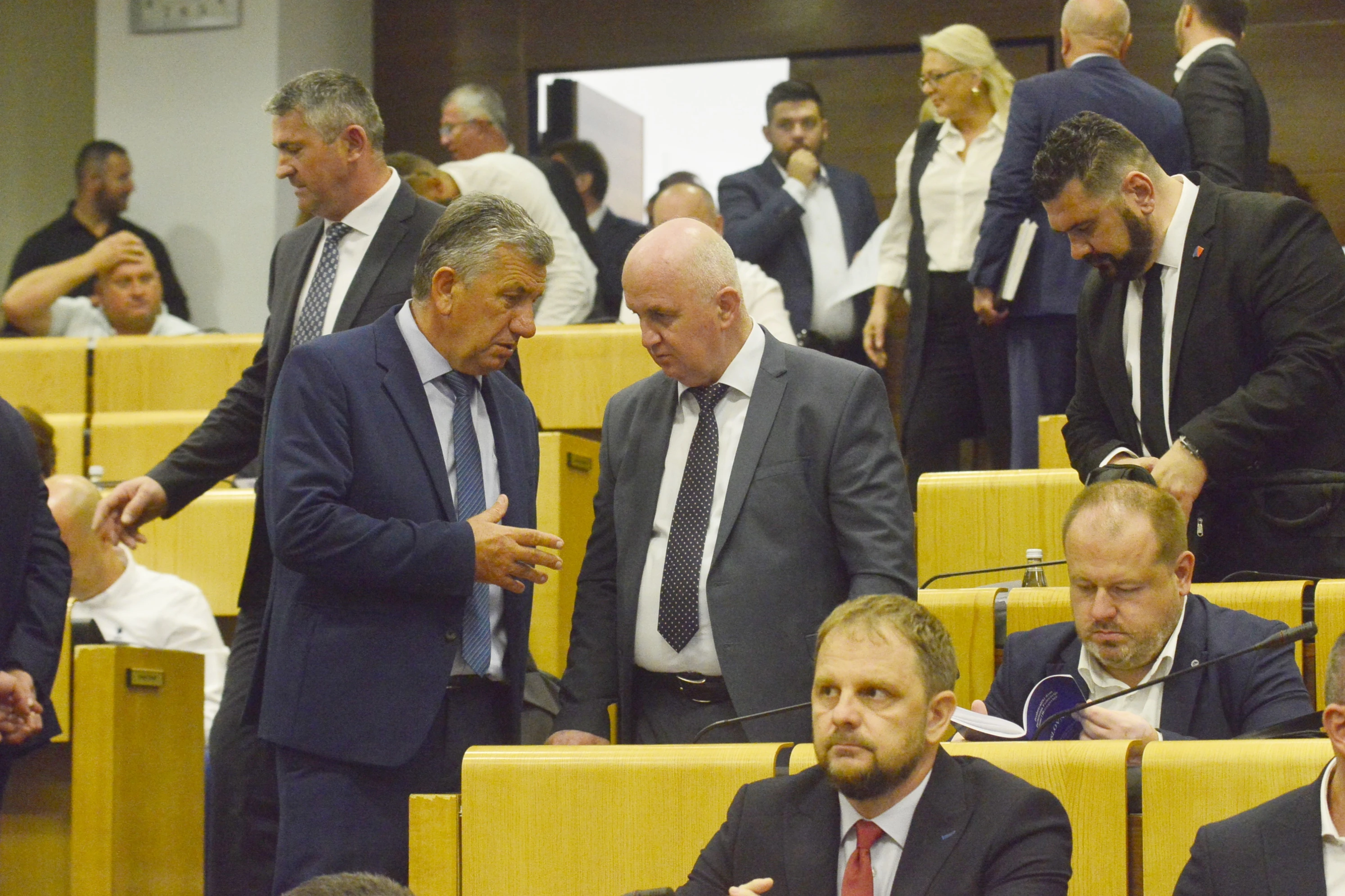 Zastupnički dom FBiH, prekinuta redovna sjednica