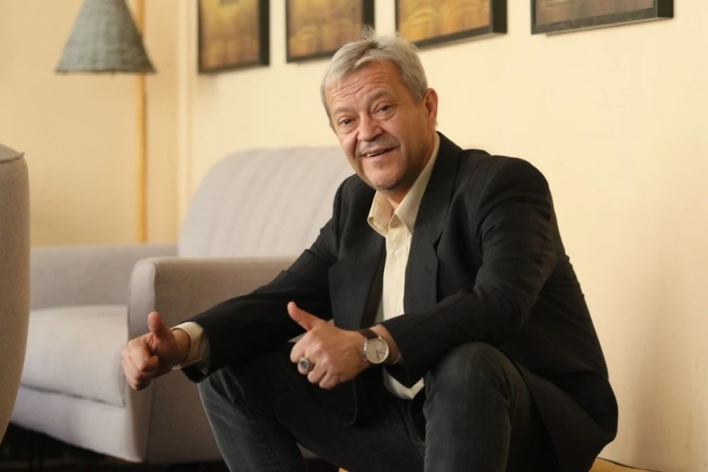 Emir Hadžihafizbegović: Uspješan festivalski život predstave "Sjećaš li se Doli Bel"