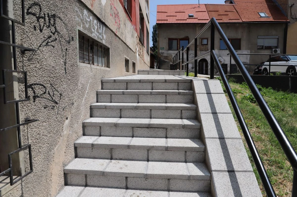 Sanirano stepenište u Odobašinoj