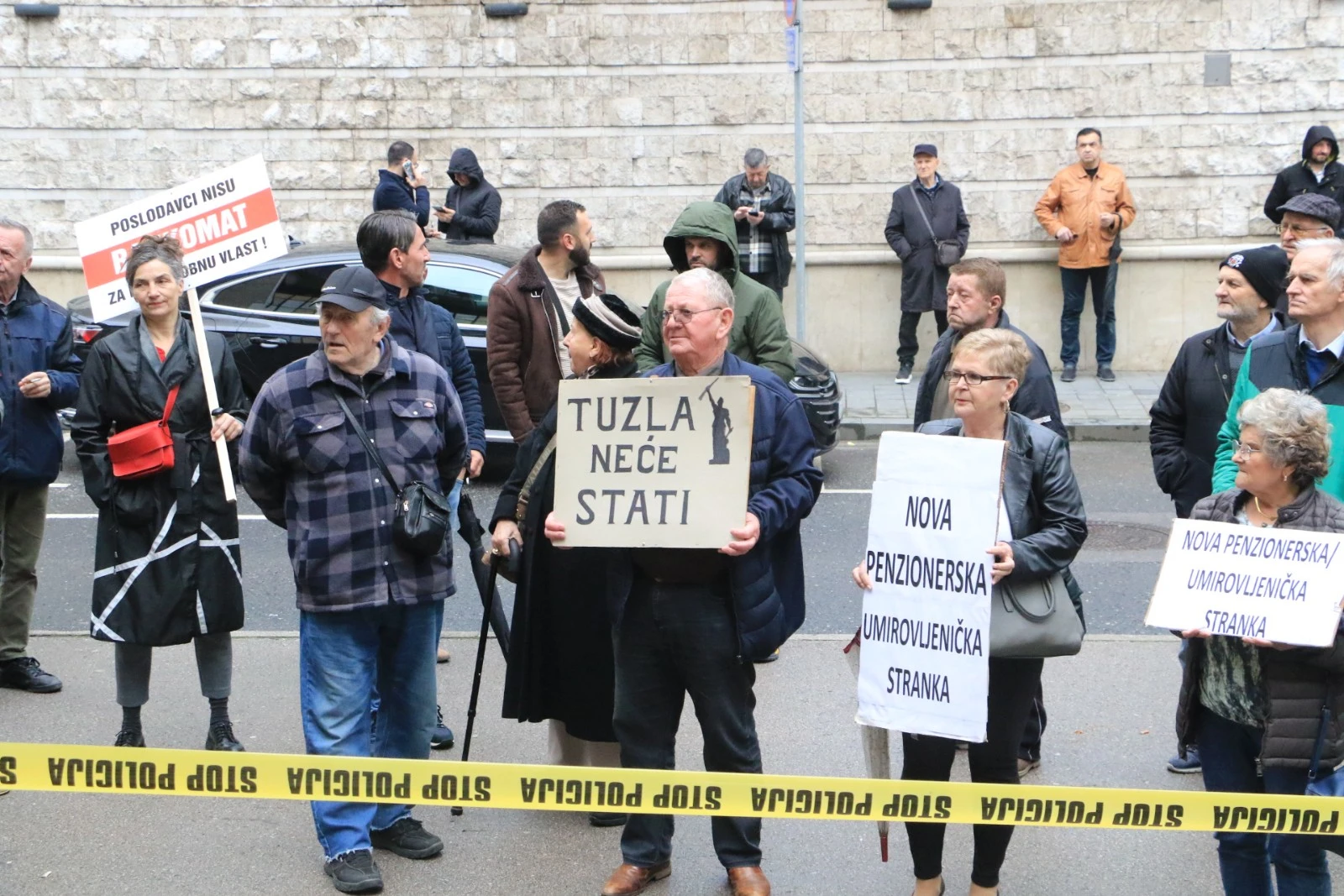 Penzioneri iz FBiH pred Parlamentom