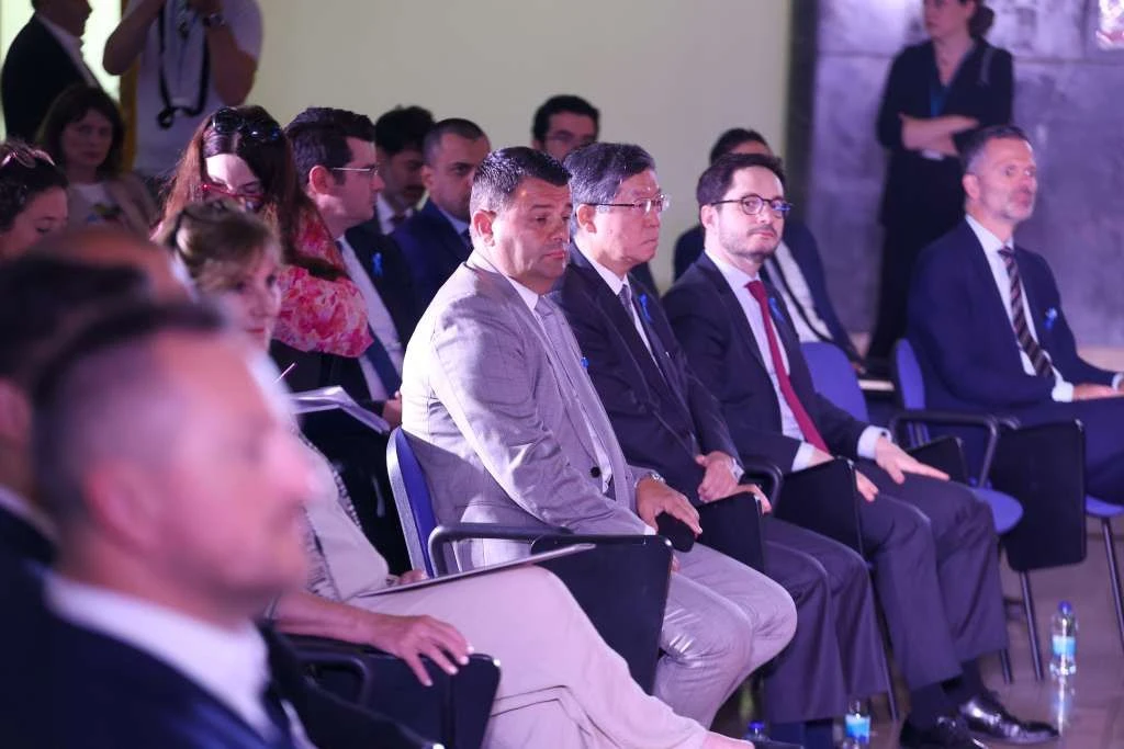 S konferencije