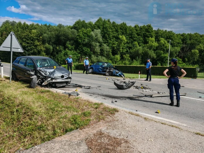U nesreći su učestvovala dva putnička vozila