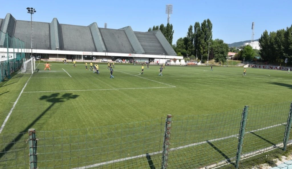 Potrebna rekonstrukcija pomoćnog terena na Koševu