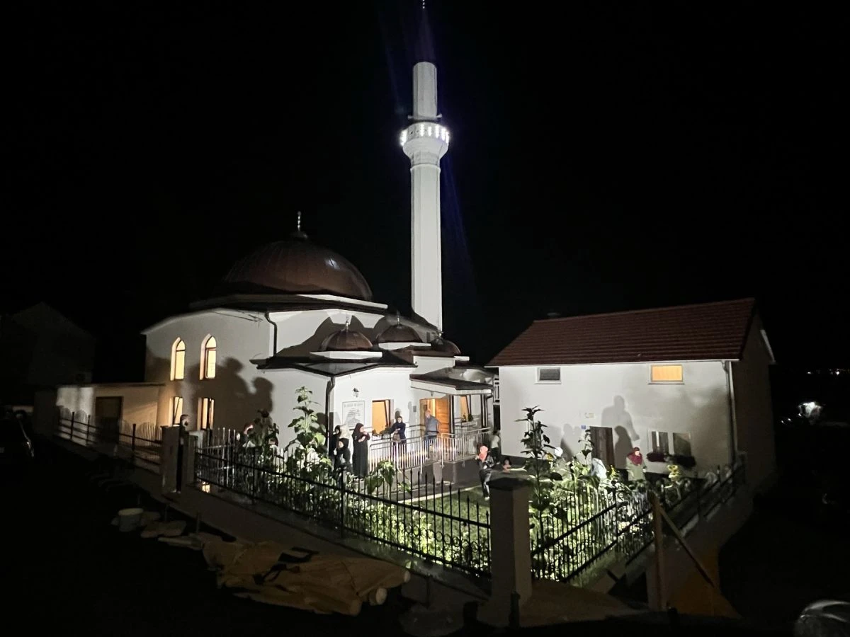 Džamija u Oplećanima