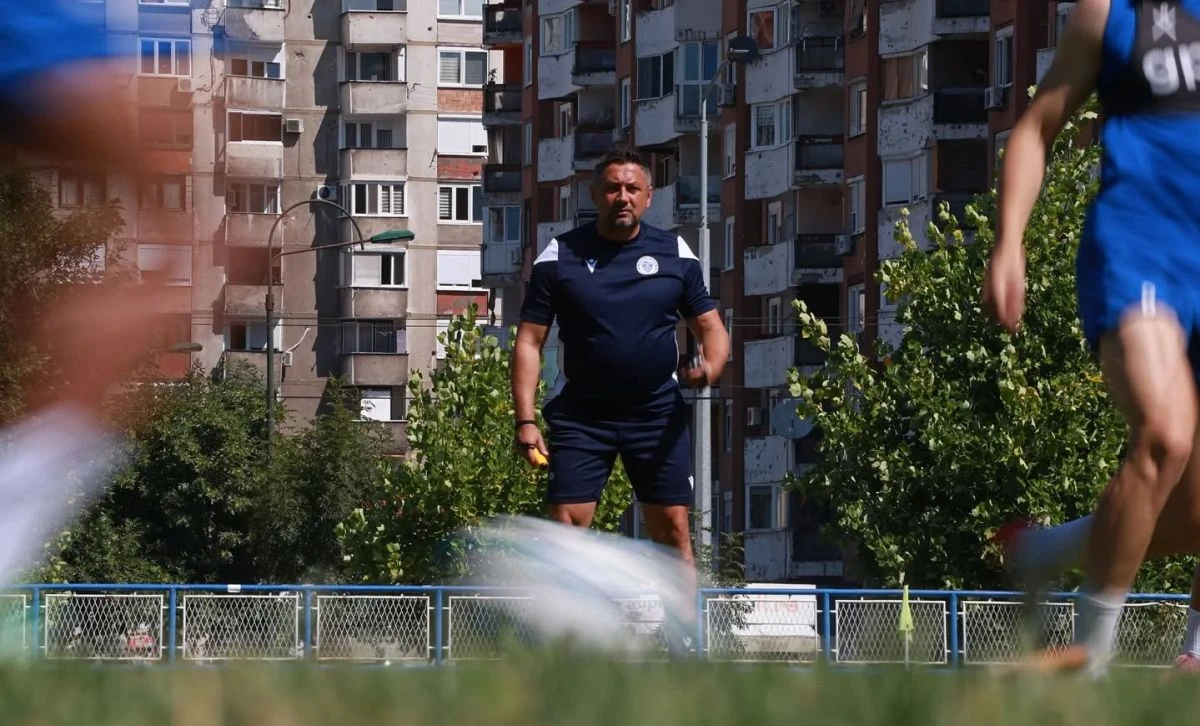 Adžem ostaje na klupi Plavih