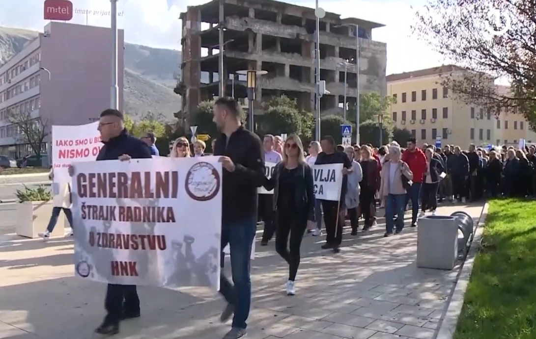 Detalj sa jednog od ranijih protesta zdravstvenih radnika HNK